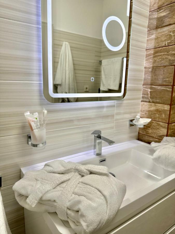 Apartament Shiro *